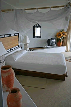 Queens bed in each suite